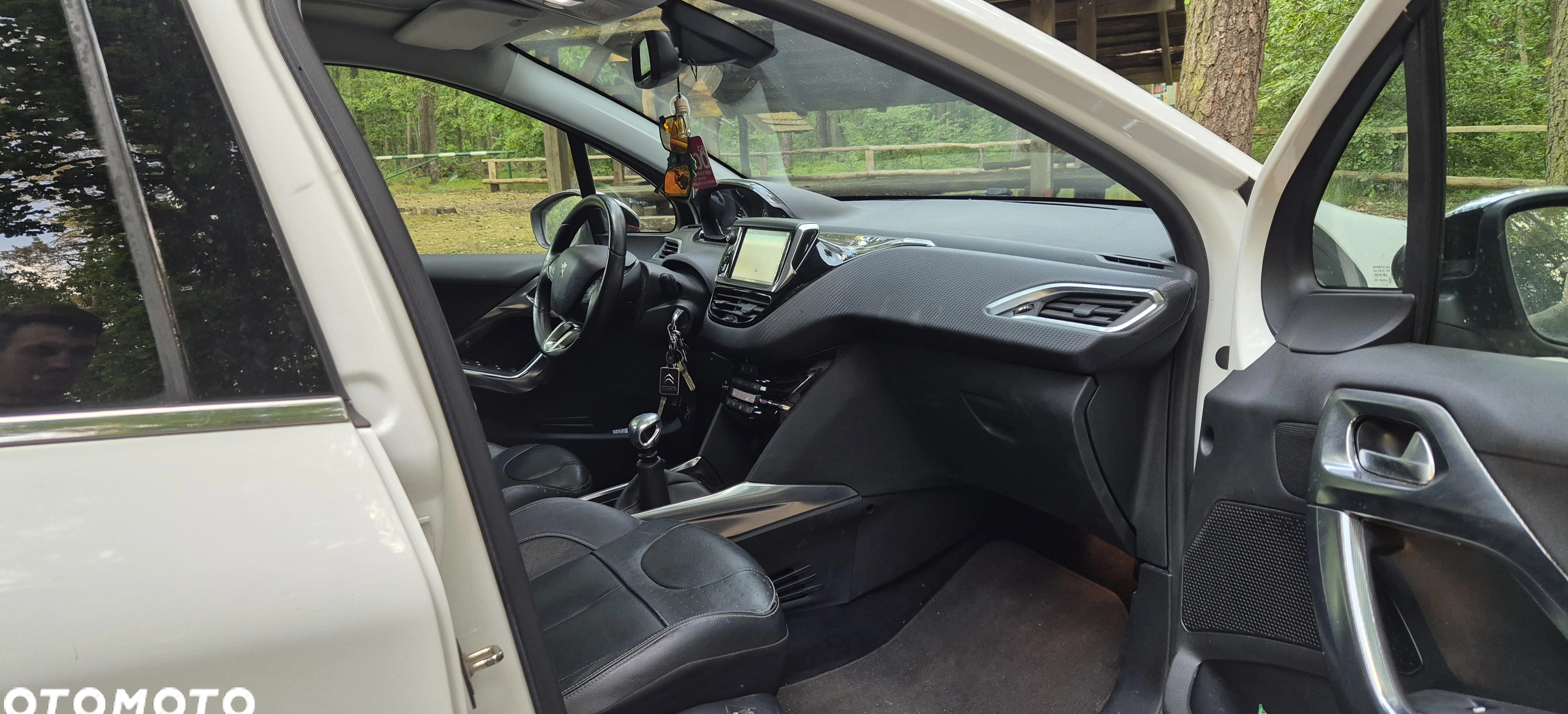 Peugeot 2008 cena 28900 przebieg: 131375, rok produkcji 2013 z Czerniejewo małe 67